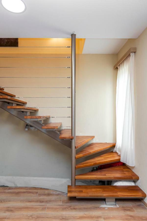 ホテルPanorama Stairway ティビリシ エクステリア 写真